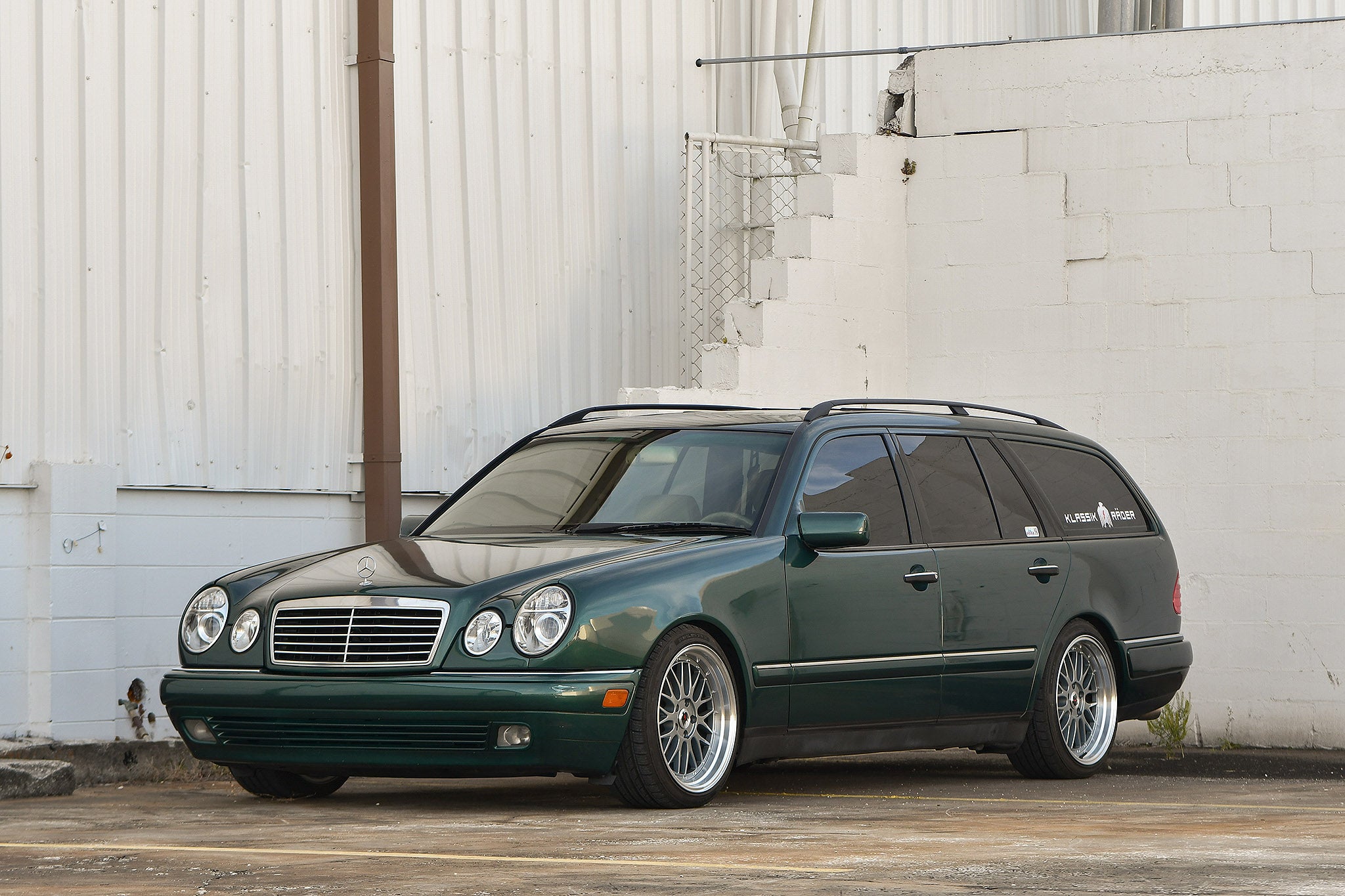 PRO TRAK | Gunmetal Polished Lip | 18x8.0 ( 5x100 )
